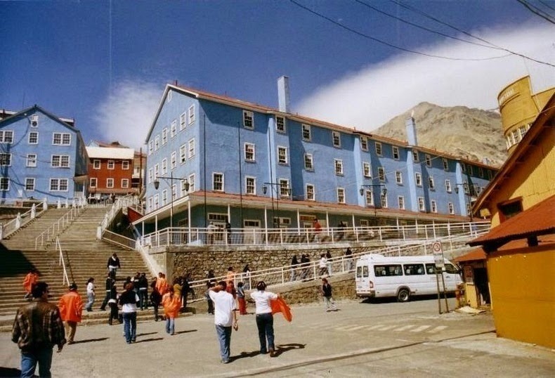 Шахтерский городок Сьюэлл в Чили, который после закрытия стал очень популярен