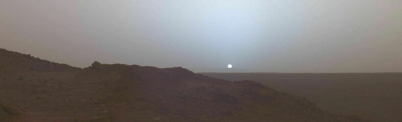 Закат на Красной планете, запечатленный марсоходом «Спирит» в 2005 году
